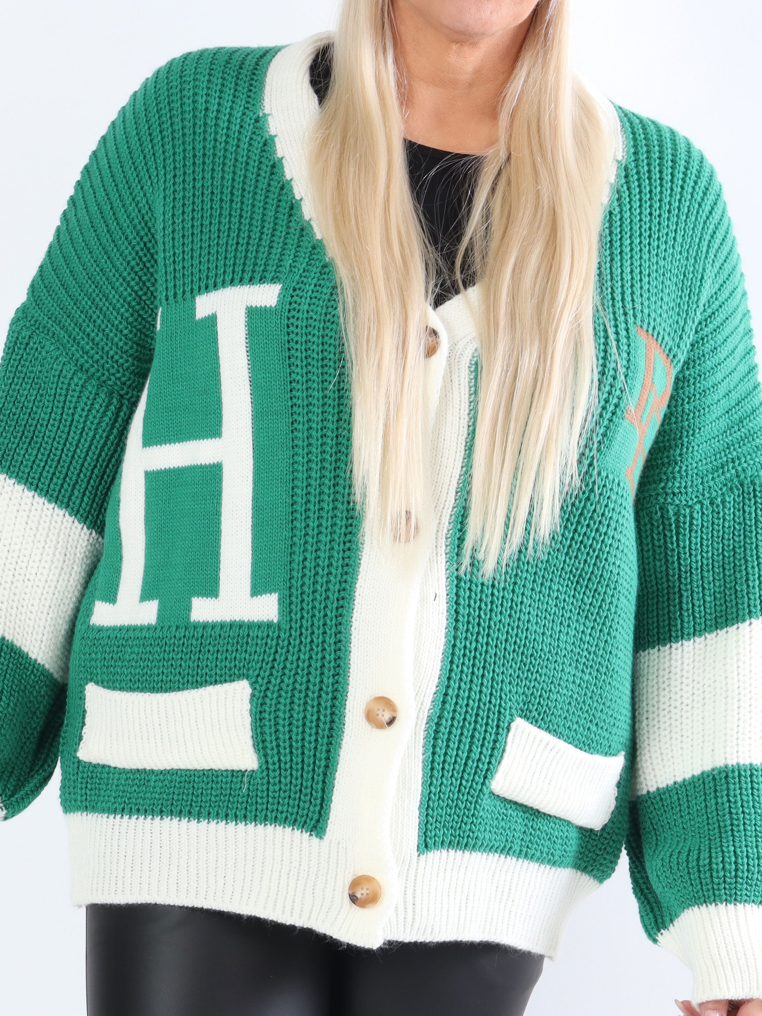 Pauline - Cool plus size kofta med bokstäver